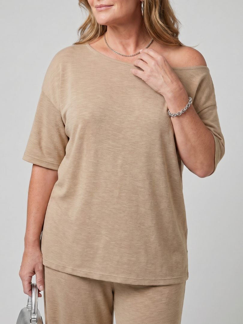 Elarim | Off-Shoulder Two-Piece Set