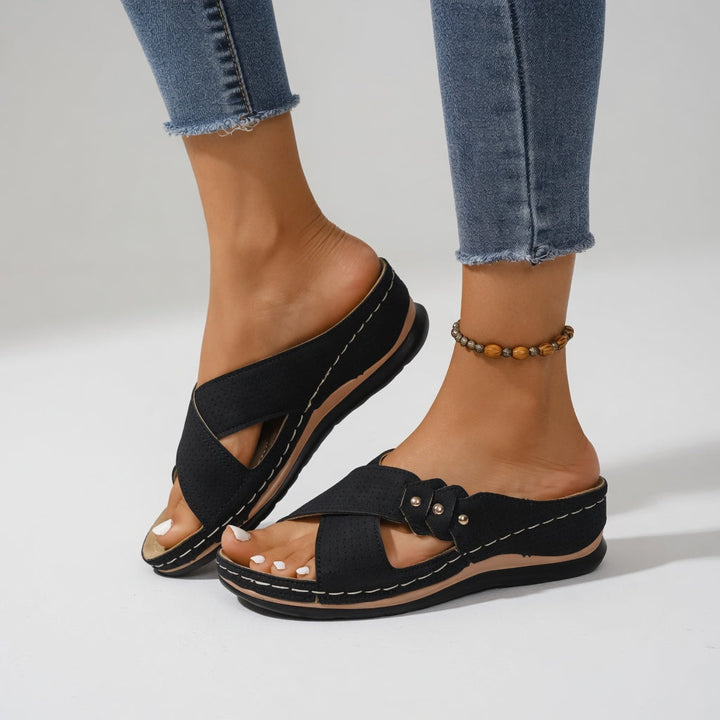 Raphaëlle™ — Elegant Cross-Strap Sandals with Natural Comfort