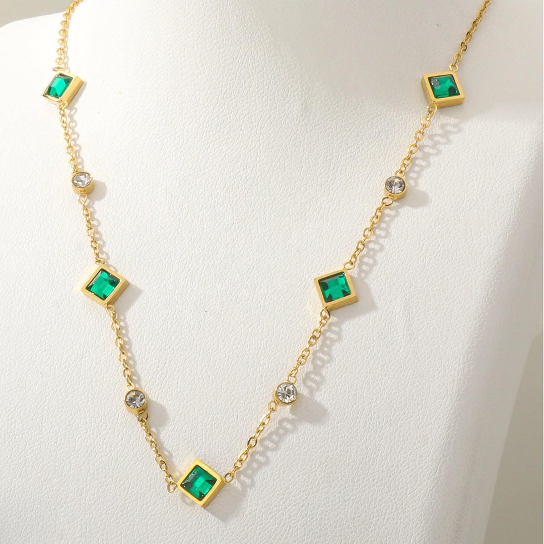 Sorcha — Royal Emerald Pendant Necklace