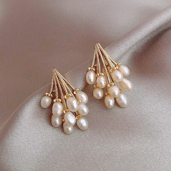 Eadaoin — The Pearl Rain Earrings
