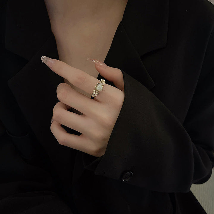 Fíona — The Pearl Heart Ring