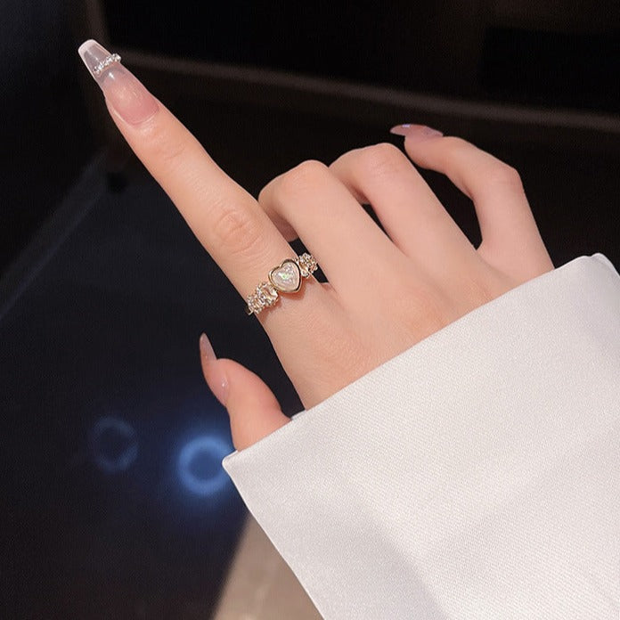 Fíona — The Pearl Heart Ring