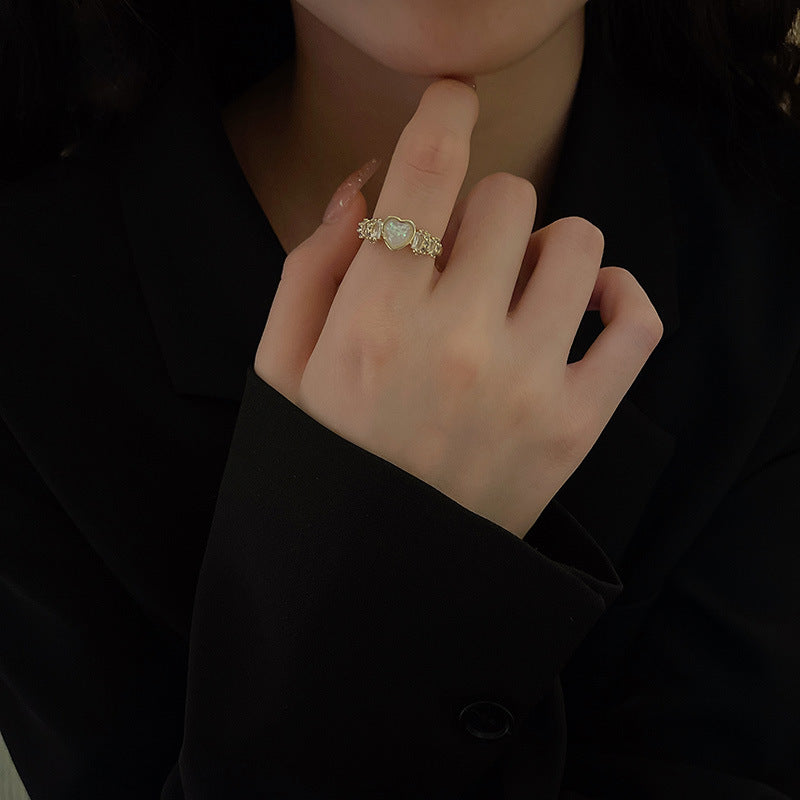 Fíona — The Pearl Heart Ring