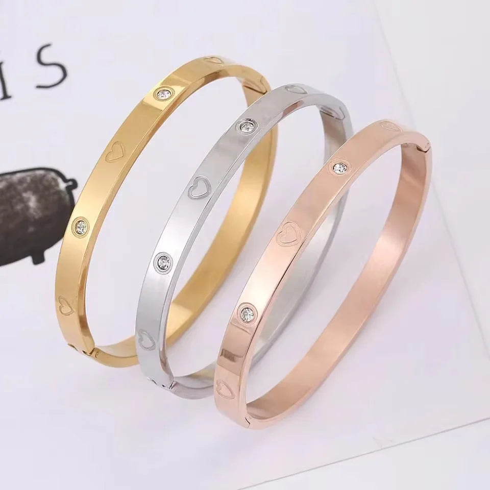 Aibhlinn — The Crystal Bangle Set