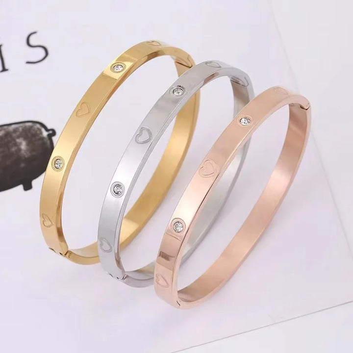 Aibhlinn — The Crystal Bangle Set