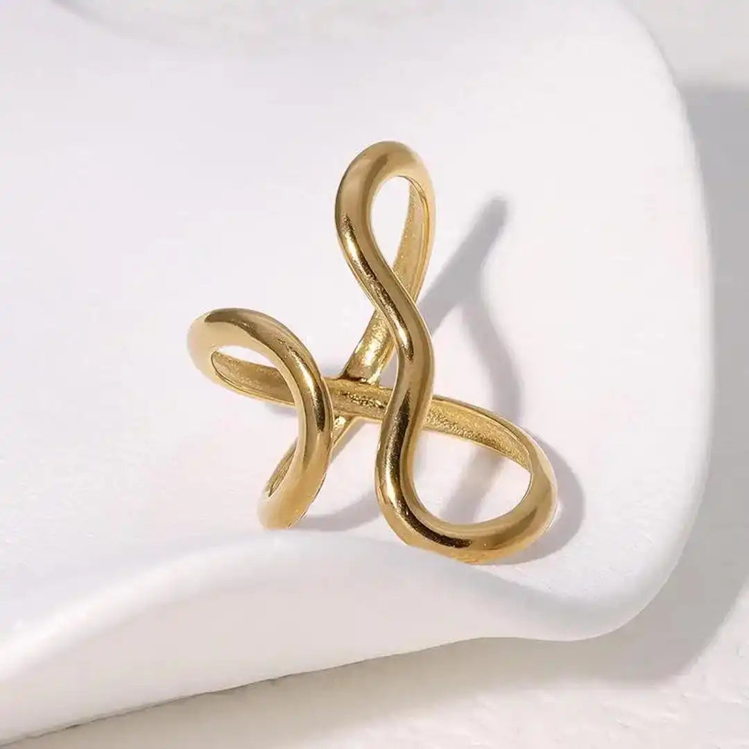 Aoibhe — Enchanted Open Gold Ring