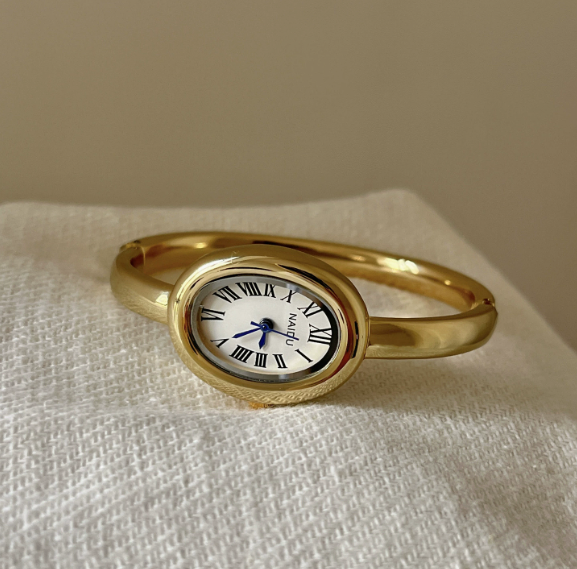 Ciara — Heritage Oval Bangle Watch