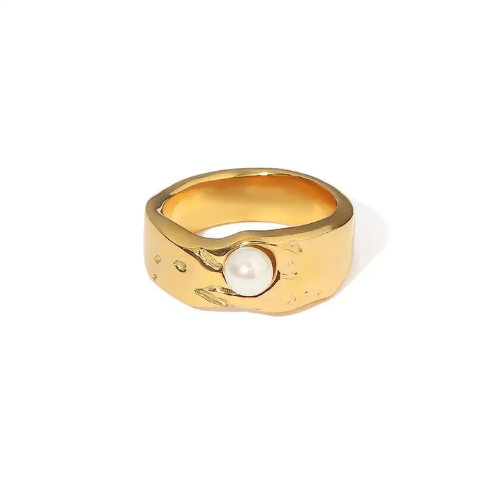 Iona — The Vintage Pearl Ring