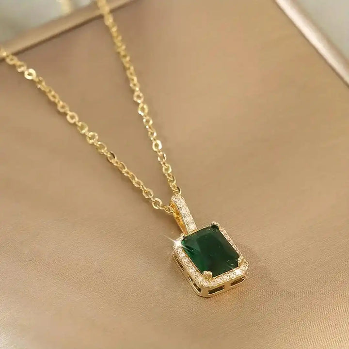 Cora — The Emerald Crystal Necklace