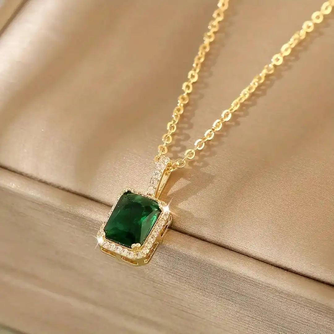 Cora — The Emerald Crystal Necklace
