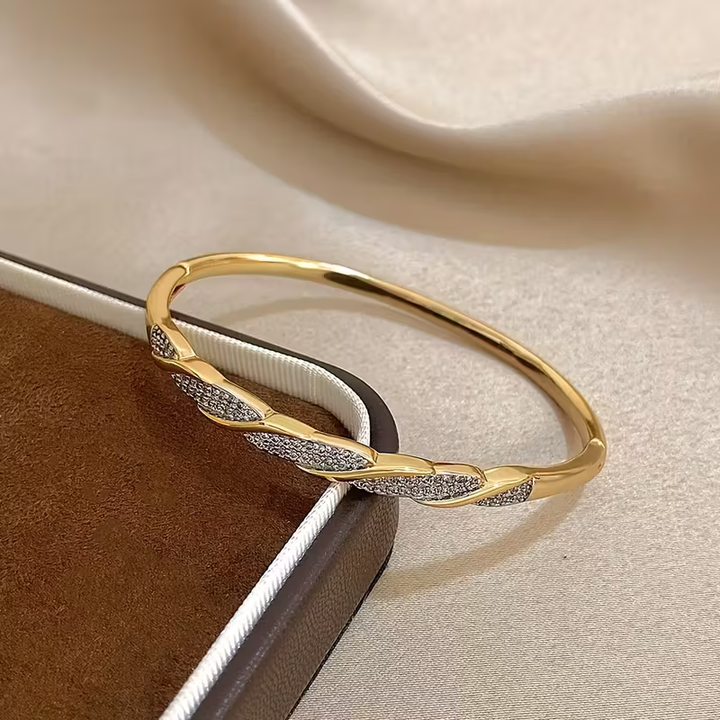 Cáit — The Woven Crystal Bracelet